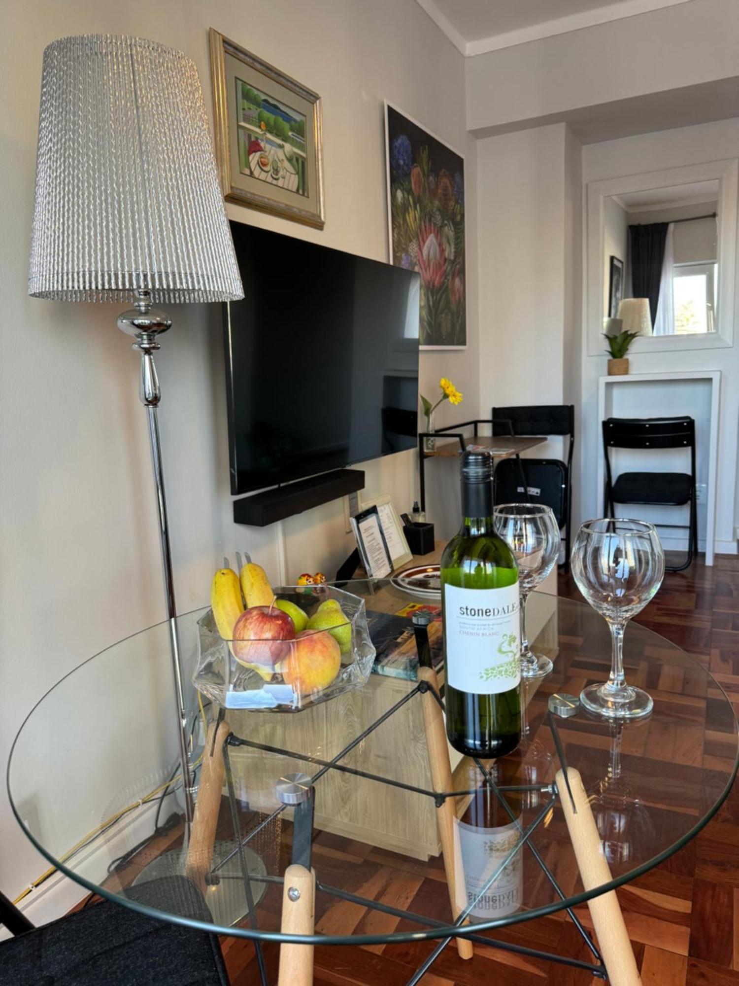 Apartment Heylon Sea Point Luxury Spacious One Bedroom Queen Size Bed & Inverter