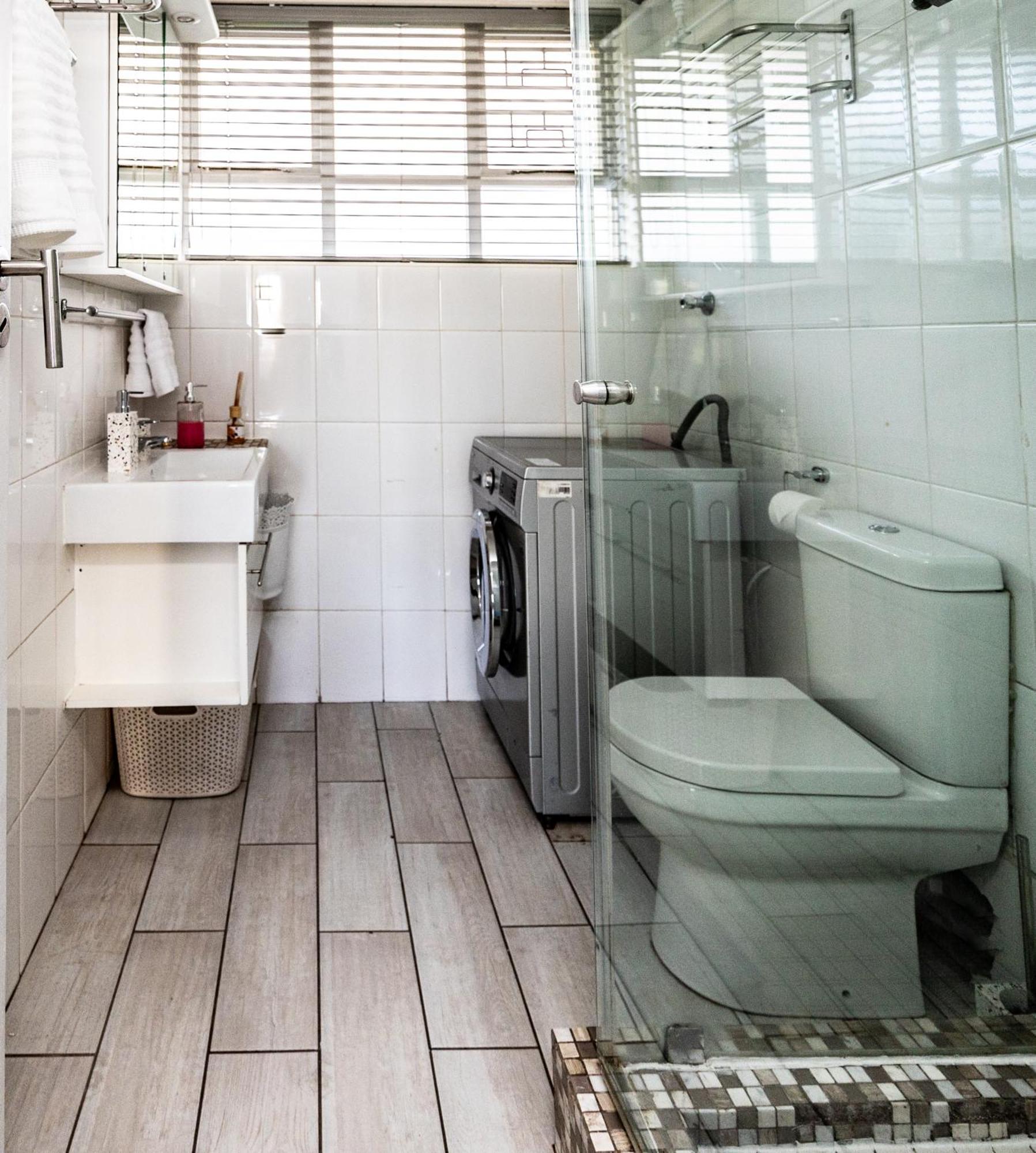 Heylon Sea Point Luxury Spacious One Bedroom Queen Size Bed & Inverter Apartment Cape Town