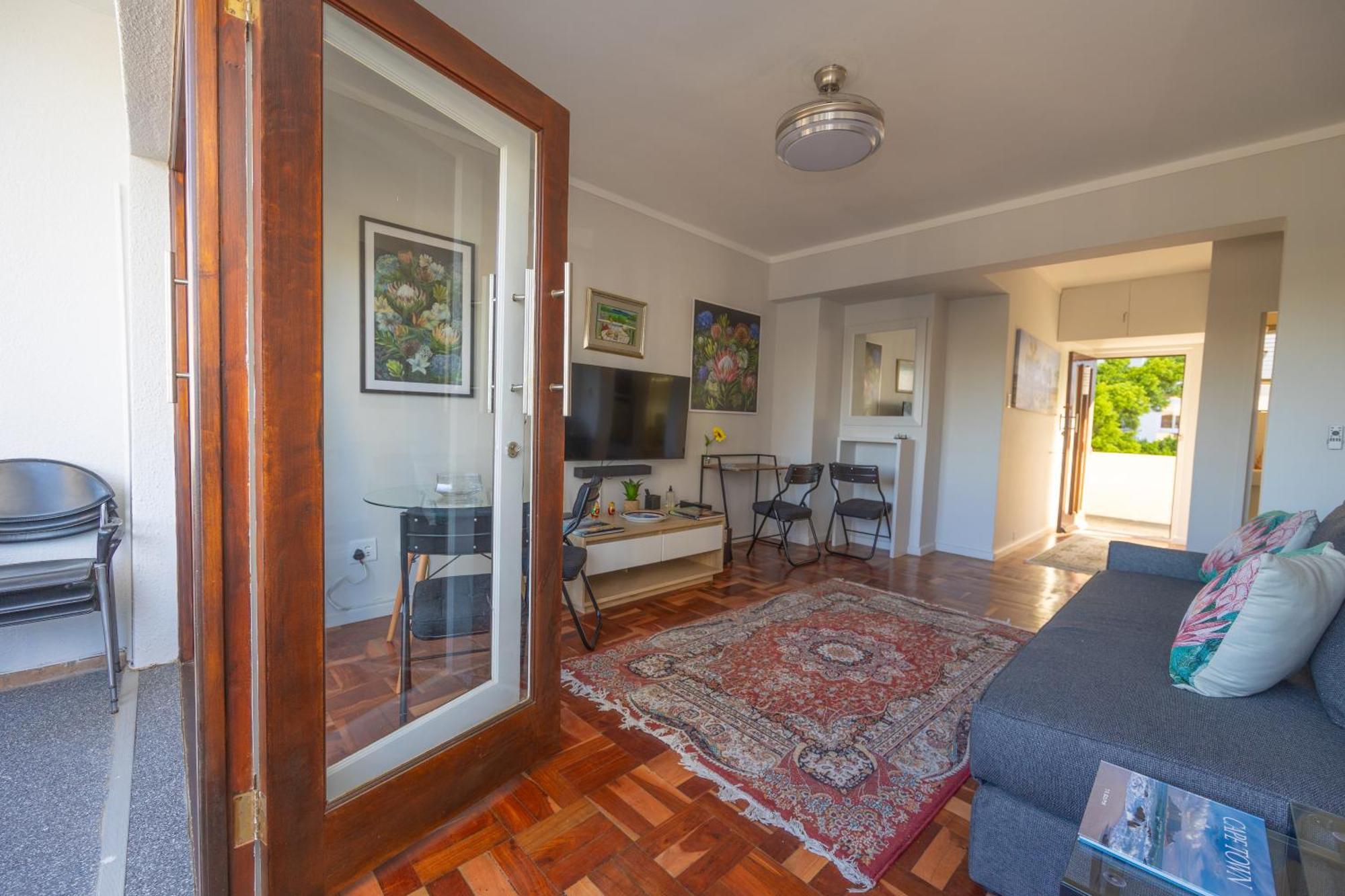 Apartment Heylon Sea Point Luxury Spacious One Bedroom Queen Size Bed & Inverter *