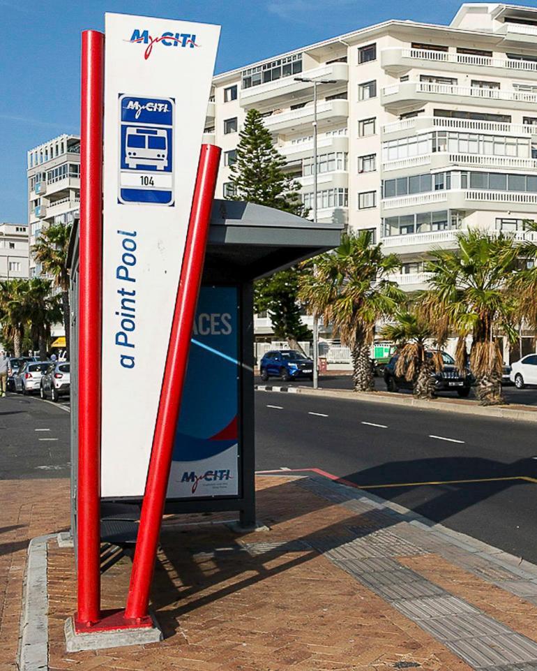 Apartment Heylon Sea Point Luxury Spacious One Bedroom Queen Size Bed & Inverter Cape Town