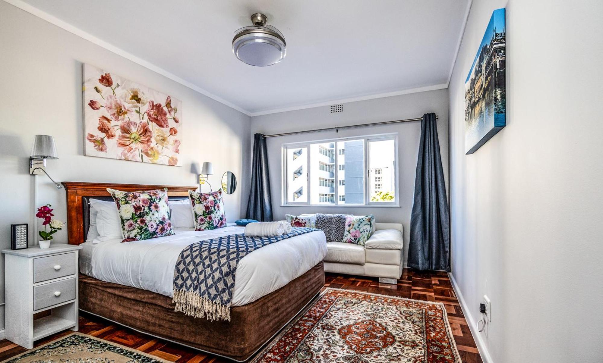 Apartment Heylon Sea Point Luxury Spacious One Bedroom Queen Size Bed & Inverter *